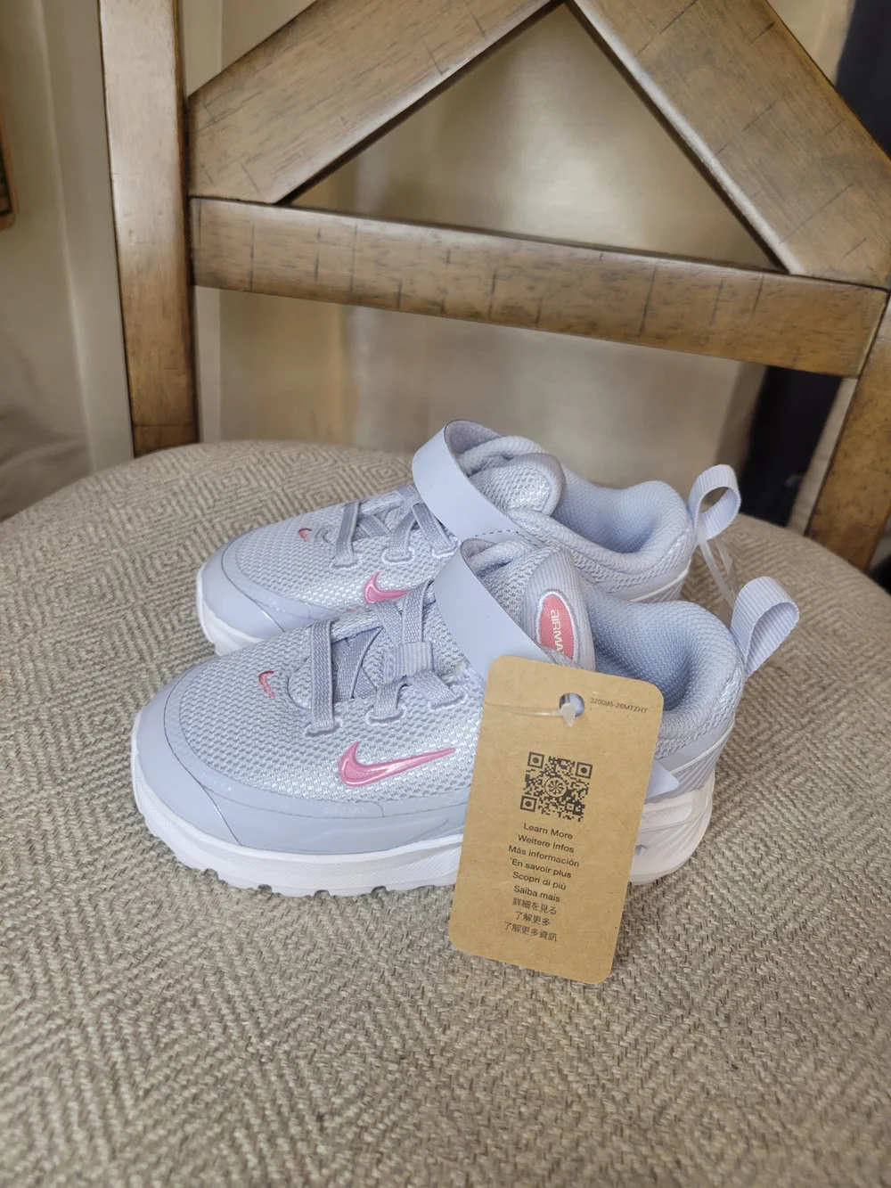 Nike Kids' Air Max Lightweight Athletic Shoes - Light Gray/Pink